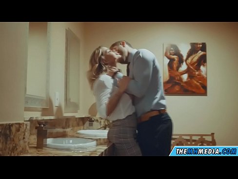❤️ Når en barmfagre blondine forfører dig på et offentligt toilet ❤️❌ Porno at da.comicsporn.ru